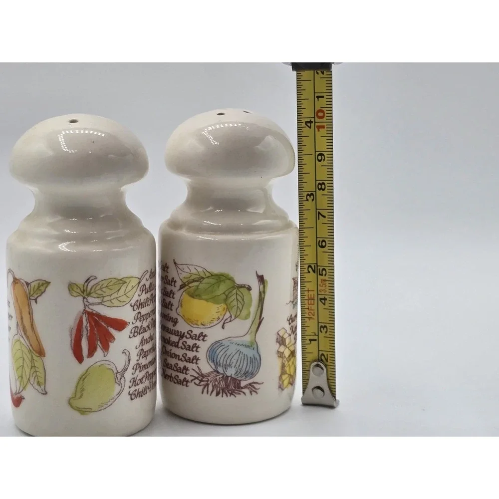 Avon Country Kitchen Salt & Pepper Shakers with Mushroom Top 1980 Vintage